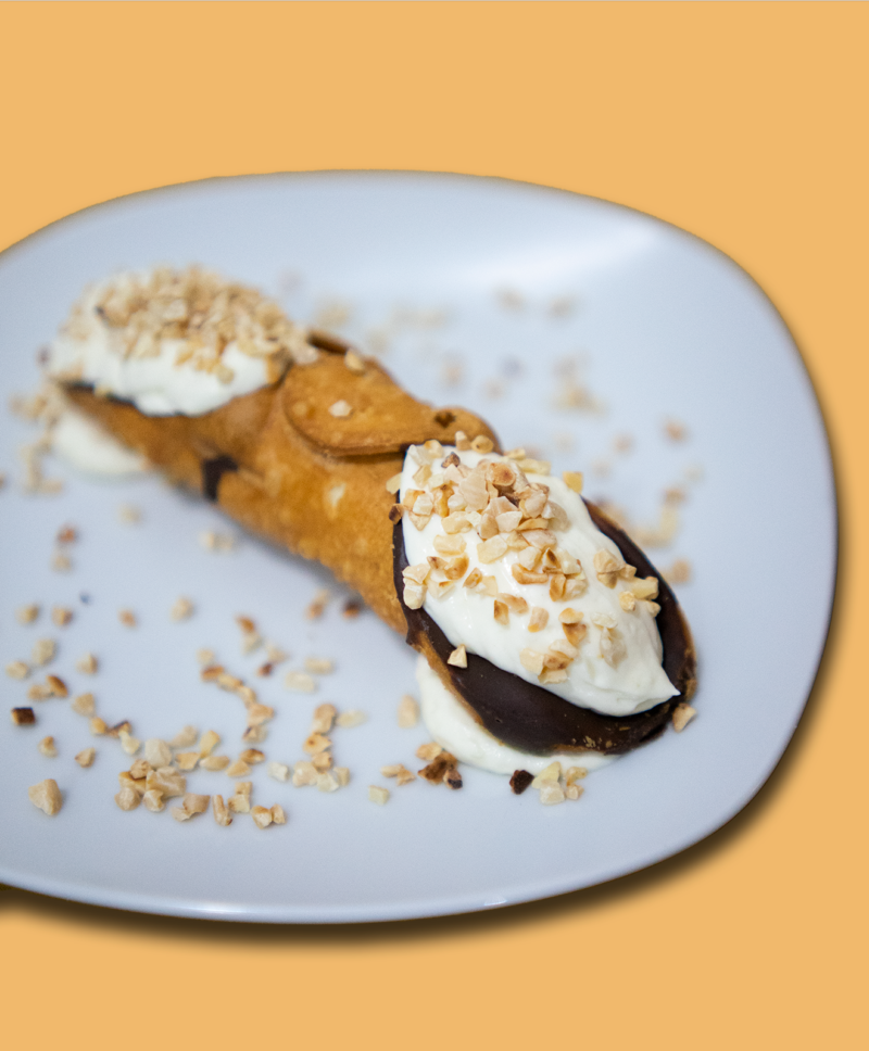 Cannoli mit Ricotta creme (A,H,G,E)